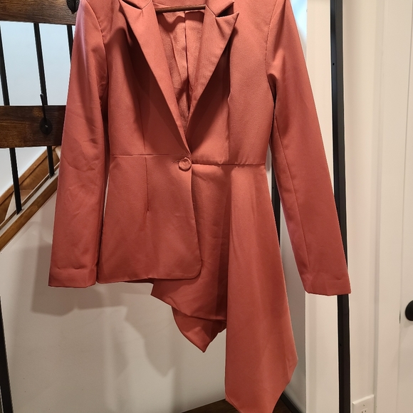 (SOLD) Asymmetrical Blazer in dusty rose colour - Picture 4 of 6